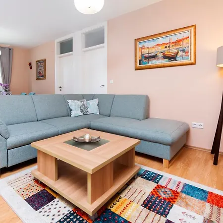 Apartment Deluxe